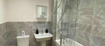 Kingsway House - Spacious 4 Bed Home From Home