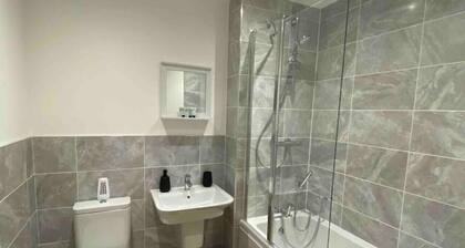 Kingsway House - Spacious 4 Bed Home From Home