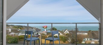 Solstice - Sea View - Hot Tub -Fire Pit-Balcony-EV