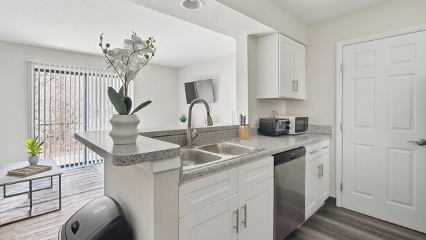 Private kitchen - Northwoods Apt 8091 -2A I 2 Bed 1 Bath (Columbus)