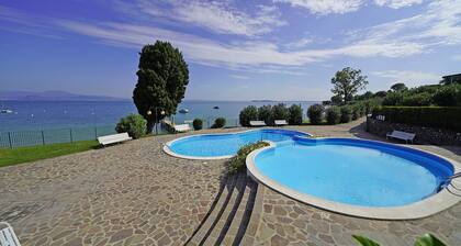 Specchio sul Lago in Manerba del Garda