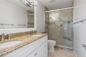 Hair dryer, towels - Out of Office - Lakeside Pool, Elevator, & Location! (Osage Beach)