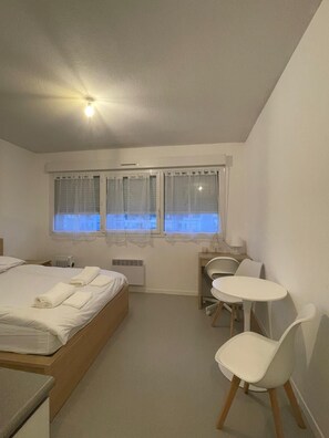 1 Schlafzimmer, Bügeleisen/Bügelbrett, Bettwäsche
