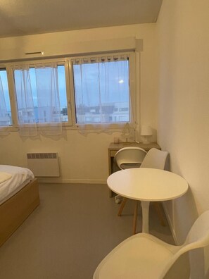 1 Schlafzimmer, Bügeleisen/Bügelbrett, Bettwäsche