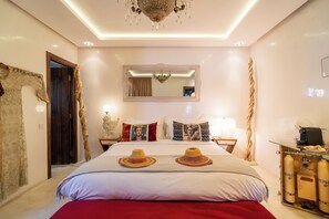 高级双人房, 无烟房, 浴缸 | 高档床上用品、Select Comfort 床、客房内保险箱、特色装修