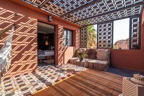 Deluxe Double Room | Premium bedding, in-room safe, individually decorated - Villa Otia (Marrakech)
