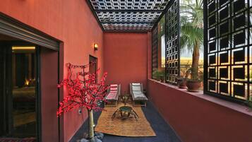Suite Luxe, vue ville | Terrasse/Patio