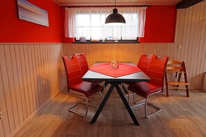 Apartment | Dining