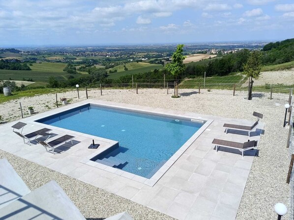 Piscine extérieure (ouverte en saison)