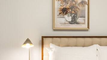 1 bedroom, desk, iron/ironing board, WiFi