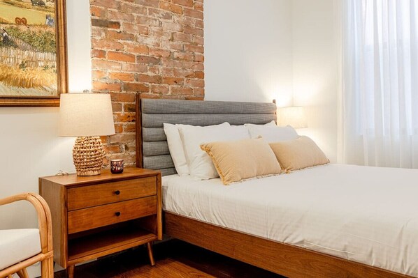 1 bedroom, desk, iron/ironing board, WiFi