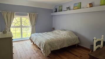 3 Schlafzimmer, BĂŒgeleisen/BĂŒgelbrett, WLAN, BettwĂ€sche