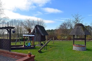 Garden - Apartment Near Baltic Sea and Salzhaff Lagoon (Alt Bukow)