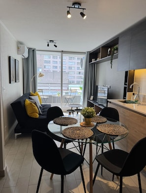 Apartment | Living area | Flat-screen TV