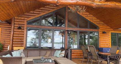 “The View on Gull” Spacious 4-bedroom plus loft house with 100’ on Gull Lake