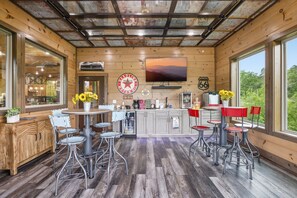 Dining - Ultimate Entertaining Cabin - Indoor Pool - Theater Room - King Beds - Hot Tub (Sevierville)