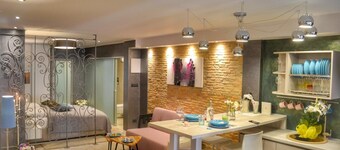 Studio Apartment Eleven