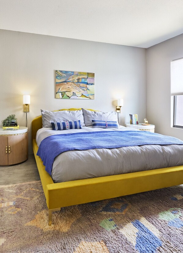 2 bedrooms, desk, iron/ironing board, travel cot