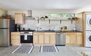 Fridge, stovetop, dishwasher, toaster