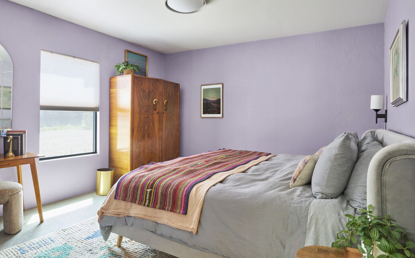 2 chambres, bureau, fer et planche à repasser, lit parapluie