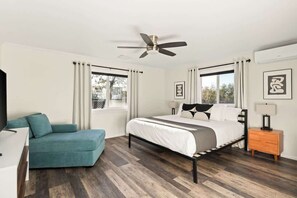 6 bedrooms, iron/ironing board, WiFi, bed sheets - Sunset Grove By The Cohost Company (Yucca Valley)