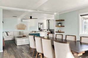 Dining - Sunset Grove By The Cohost Company (Yucca Valley)