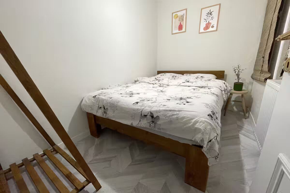 Apartamento família, 2 quartos, vista para a cidade | 2 quartos, cofres nos quartos, cortinas blackout, quartos à prova de som