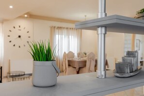 Villa | 4 bedrooms, Internet