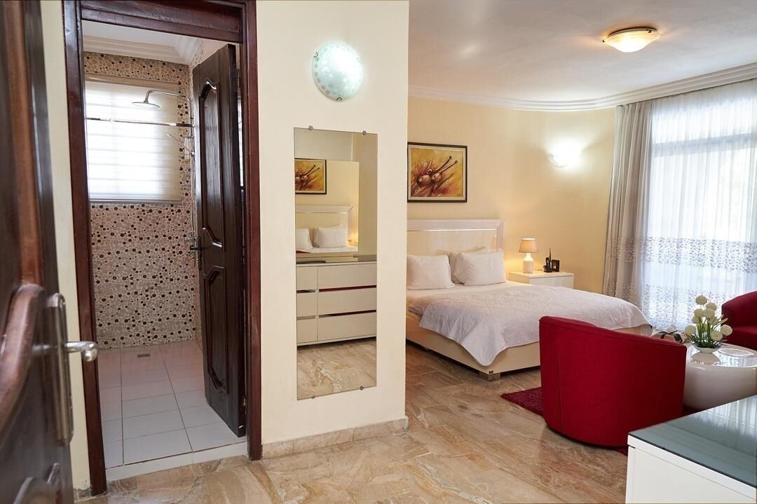 6 chambres, fer et planche à repasser, Wi-Fi, draps fournis