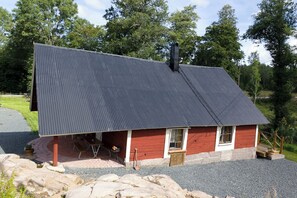 Exterior - Cottage Vetlanda, fishing, boat, swimming, 45 min to Astrid Lindgren's world, (Vetlanda)