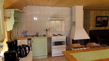 KylskÄp, mikrovÄgsugn, ugn och spishÀll