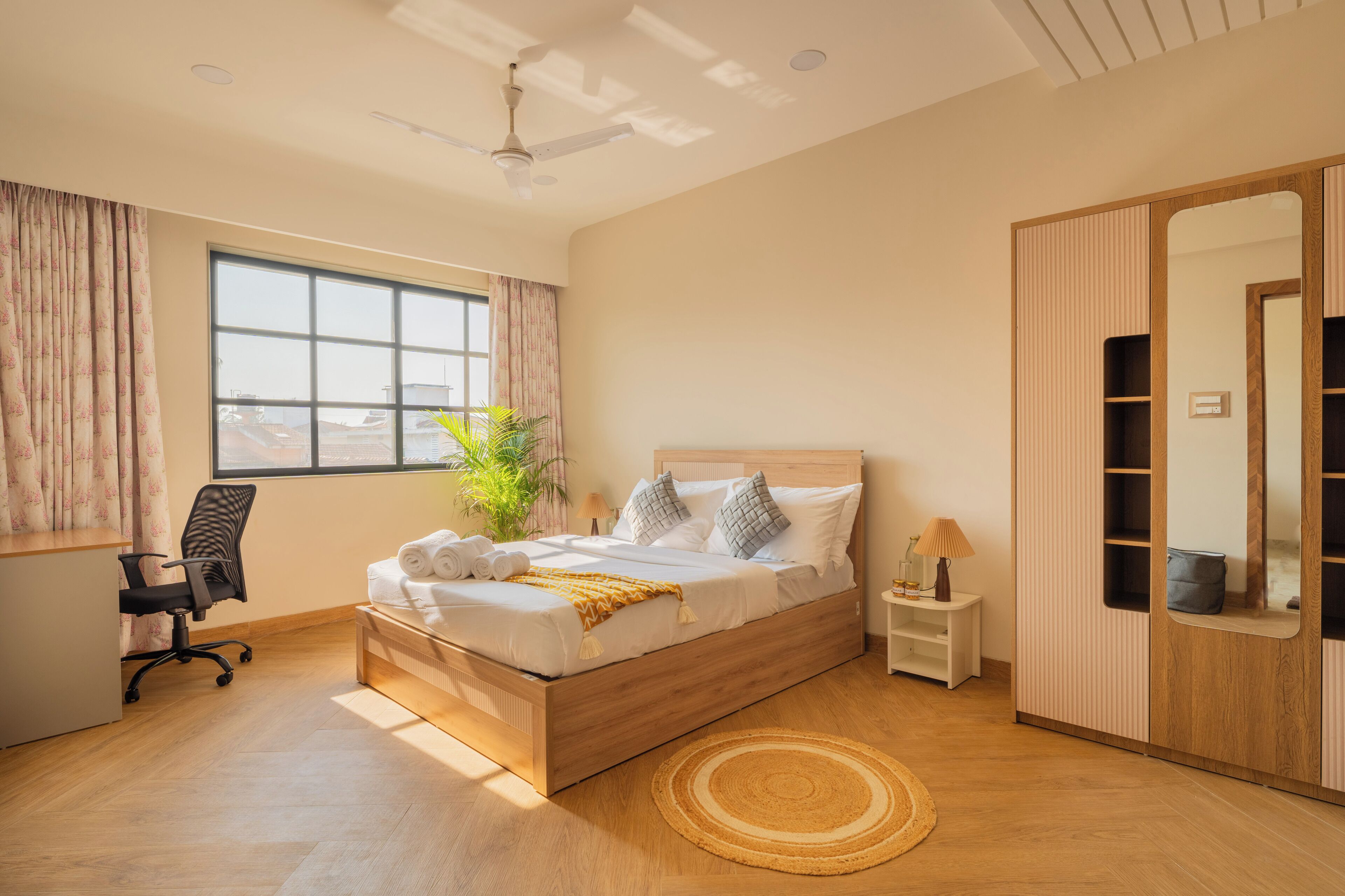 Apartment, 1 King Bed, Balcony, City View | 1 bedroom, blackout curtains, iron/ironing board, free WiFi