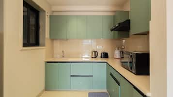 Apartment, 1 Katil Raja (King), Balcony, City View | Dapur peribadi