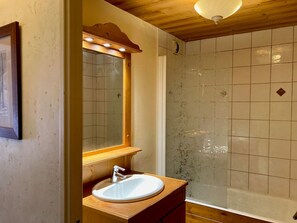 Bathroom - Cozy ski-in studio with balcony, pets allowed (Les Deux Alpes)