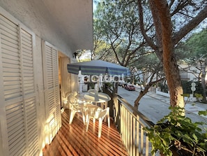 Outdoor dining - Family apartment 200m from the beach in Platja d'Aro (Platja d'Aro)