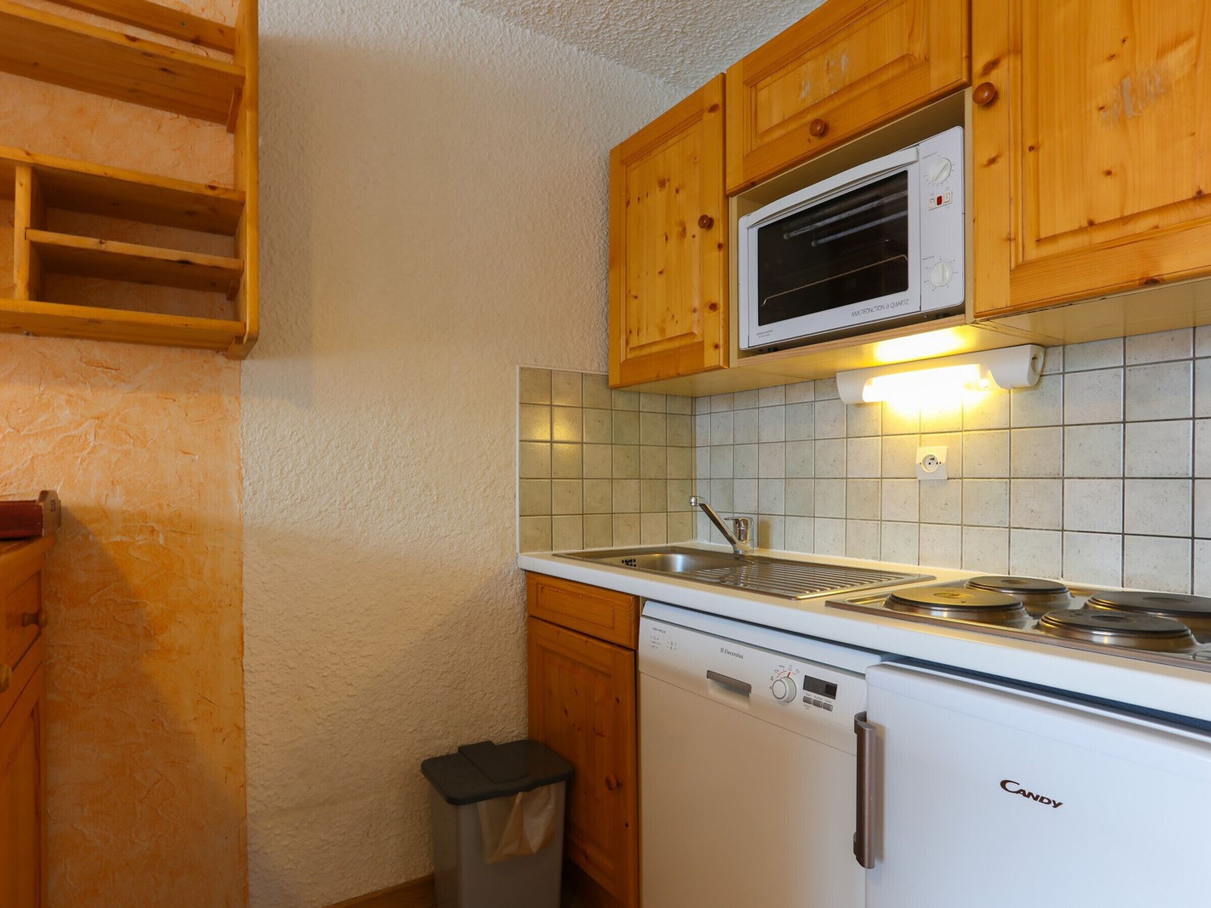 Kühlschrank, Geschirrspüler