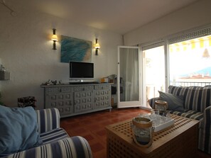 TV - CABIONI 4 - Amplia casa adosada con piscina comunitaria abierta de junio a septiembre, situada a pocos metros de la playa de Grifeu (Llançà)