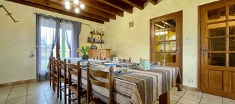 Lilas Room in Alleyras - Pets allowed, Guest table, Spacious grounds