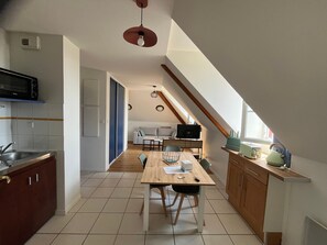 Dining - Renovated T2 with heated pool near Connétable Spa, parking and WIFI (La Roche-Posay)