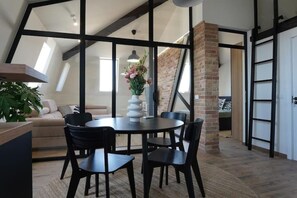 Dining - Belgrade Cloud new apartment with panoramic view (Beograd)