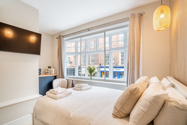 1 bedroom, iron/ironing board, internet