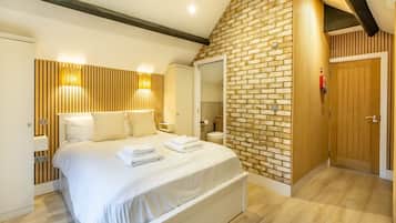 1 bedroom, iron/ironing board, internet