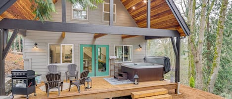 Cottage (2 Bedrooms) | Front of property