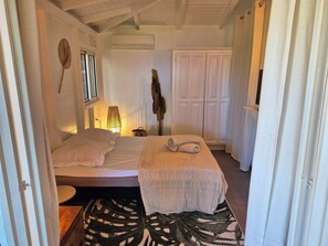 3 bedrooms, in-room safe, iron/ironing board, travel crib - Villa Cannelle Pointe Batterie, sea view, pool, 3 bedrooms (DESHAIES)