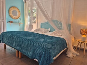 3 chambres, coffre-fort, fer et planche à repasser, lit de bébé portatif