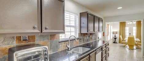 House (4 Bedrooms) | Interior