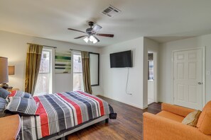 House (4 Bedrooms) | Interior - Pool Table & Patio w/ Bar: Spacious Houston Gem! (Houston)