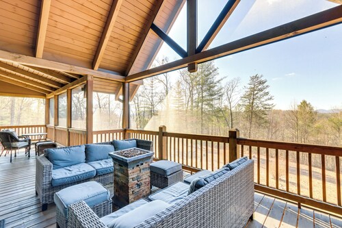 Blue Ridge Orchard Overlook' Cabin w/ Hot Tub