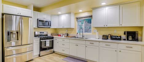 House (3 Bedrooms) | Interior