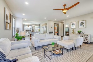 Interior - 4 Mi to Liberty Bridge: Greenville Getaway w/ Deck (Greenville)